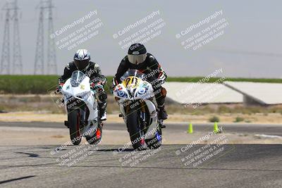 media/Aug-03-2025-TrackDaz (Sun) [[bf4a71acf9]]/B Group/1220pm (Wheelie Bump)/